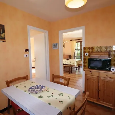 Maison De Vacances Au Coeur Des Volcans D'auvergne, 4 Pers, Jardin Ferme, Proche Lac Et Montagnes - Fr-1-742-246 * Tremouille (Cantal)