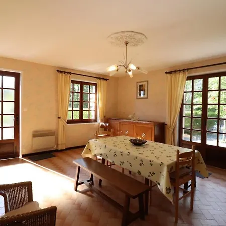 Feriehus Maison De Vacances Au Coeur Des Volcans D'auvergne, 4 Pers, Jardin Ferme, Proche Lac Et Montagnes - Fr-1-742-246